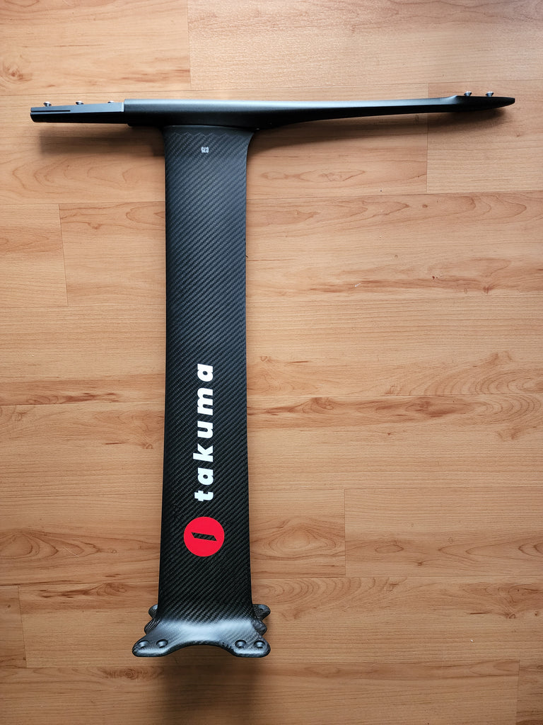 Takuma Carbon Mast - New 2022 Model